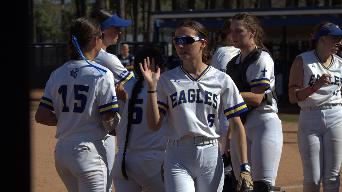 Eagles Celebrate the win.